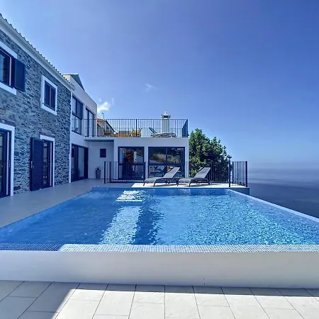 Espigao With Pool Villa
