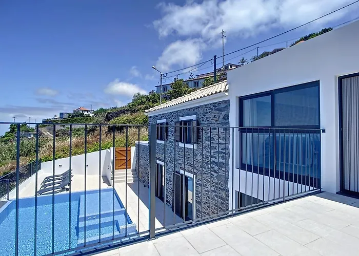 Espigao With Pool Villa