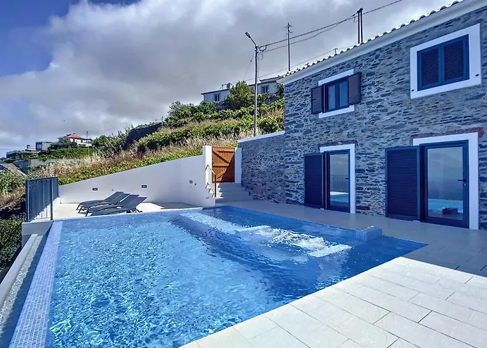 Espigao With Pool Villa